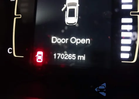 2014 Jeep Cherokee Latitude из США, поврежденный, VIN 1C4PJMCB0EW291782